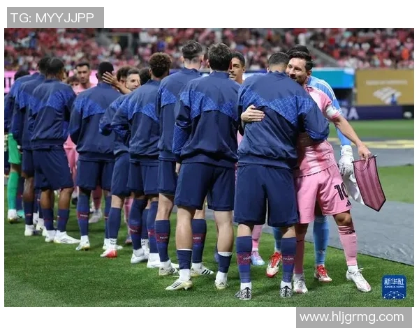 巴黎圣日耳曼以惊艳表现横扫曼联，梅西梅开二度助球队取得大胜